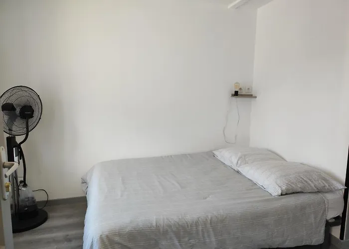 Bed & Breakfast 16 Rue Des Deportes